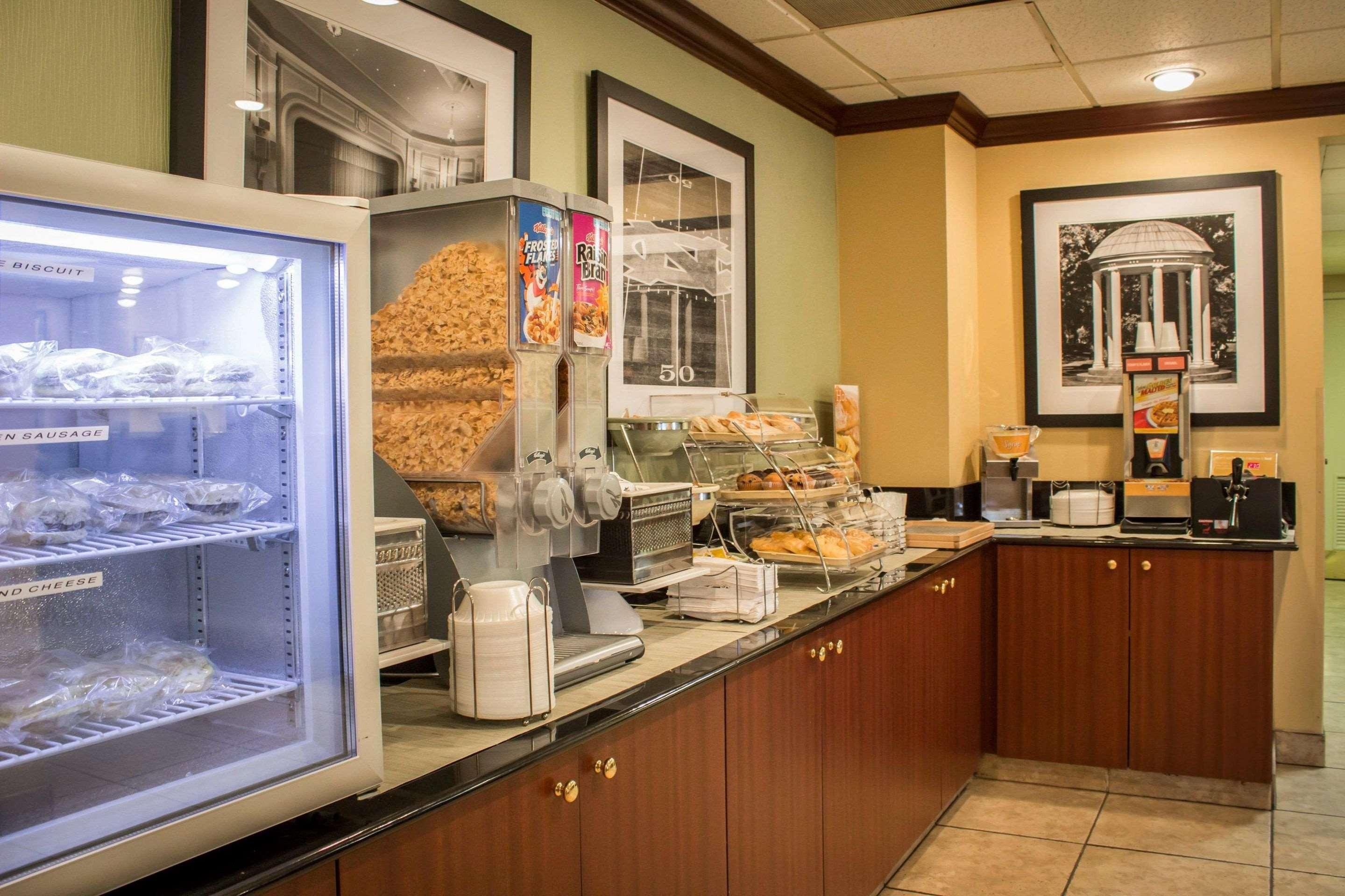 Hampton Inn Chapel Hill Exteriér fotografie